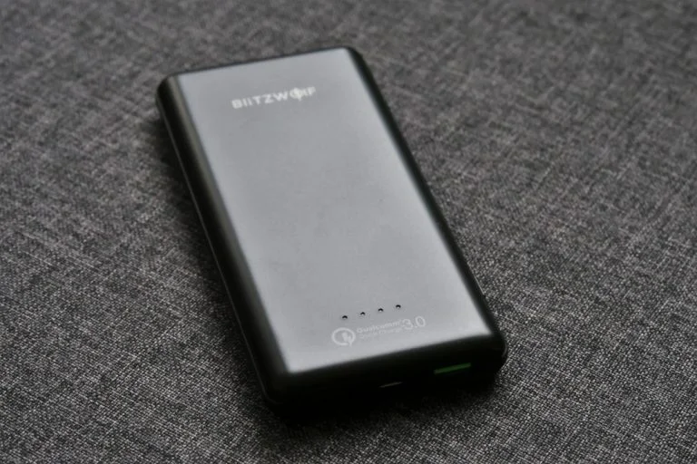 BlitzWolf BW-P6 10.000 mAh power bank teszt 4