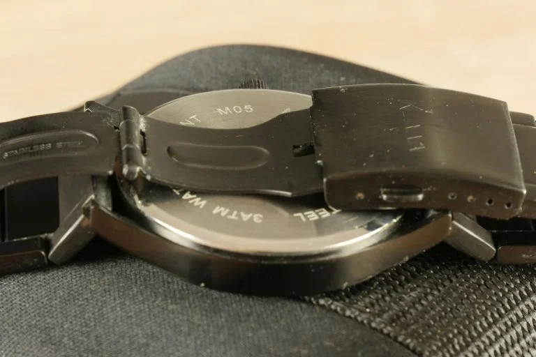 Eredeti és replika MVMT órák tesztje 8