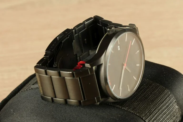 Eredeti és replika MVMT órák tesztje 9