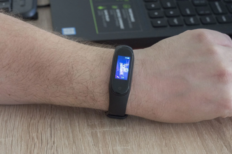 Xiaomi Mi Band 4 vs Mi Band 3 összehasonlító teszt 4