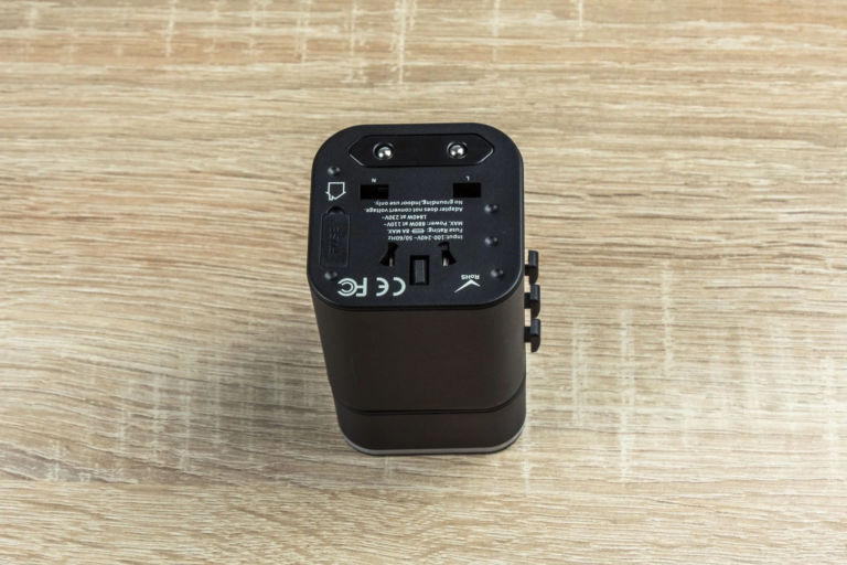 Baseus univerzális töltő és átalakító teszt 8