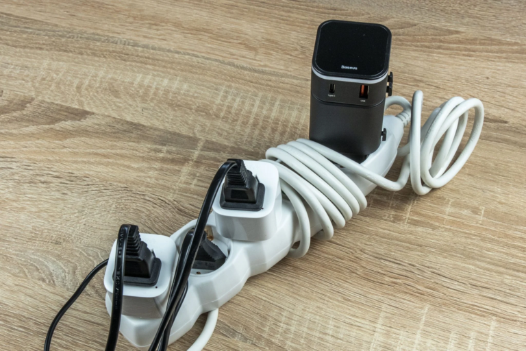 Baseus univerzális töltő és átalakító teszt 9