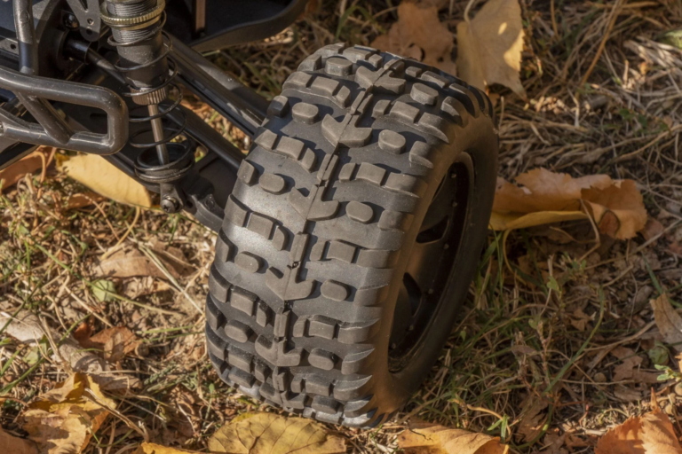 Test de voiture télécommandée ZD Racing Thunder ZMT-10 5