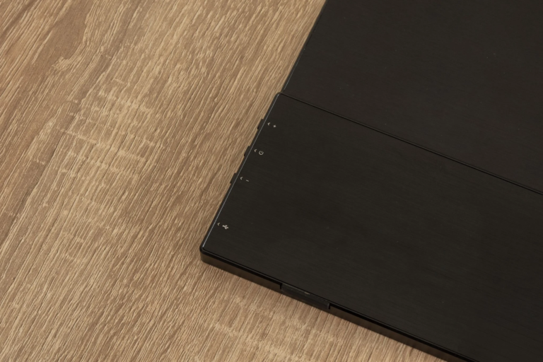 BlitzWolf BW-PCM3 hordozható monitor teszt 8