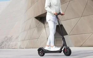 Itt a legújabb Xiaomi roller, a Mijia 1S