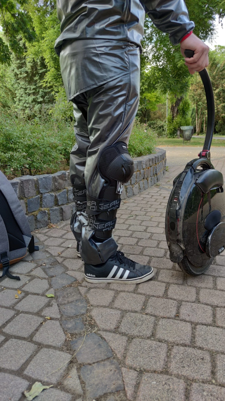 Two-part raincoat test 6