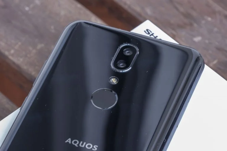 Sharp Aquos V okostelefon teszt 6