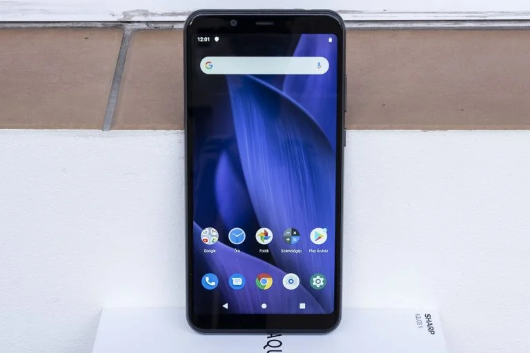 Sharp Aquos V okostelefon teszt 11