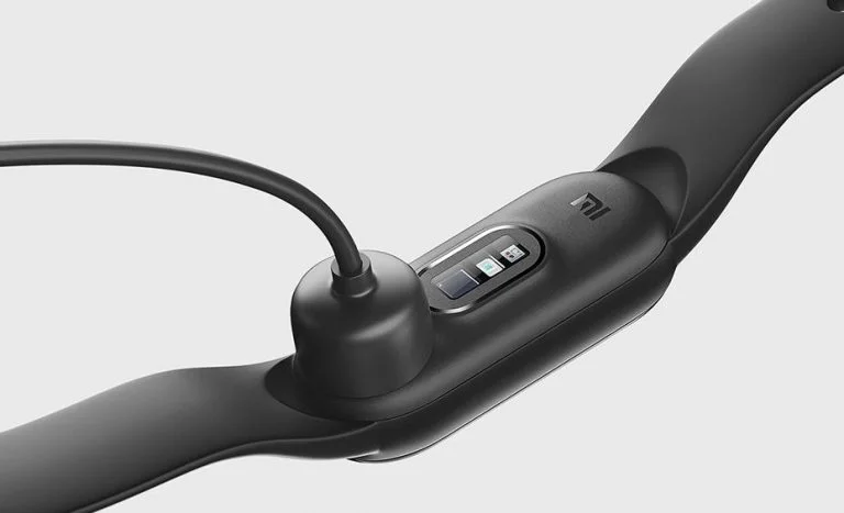 30%-kal olcsóbban vásárolható meg a Xiaomi Mi Band 6 7