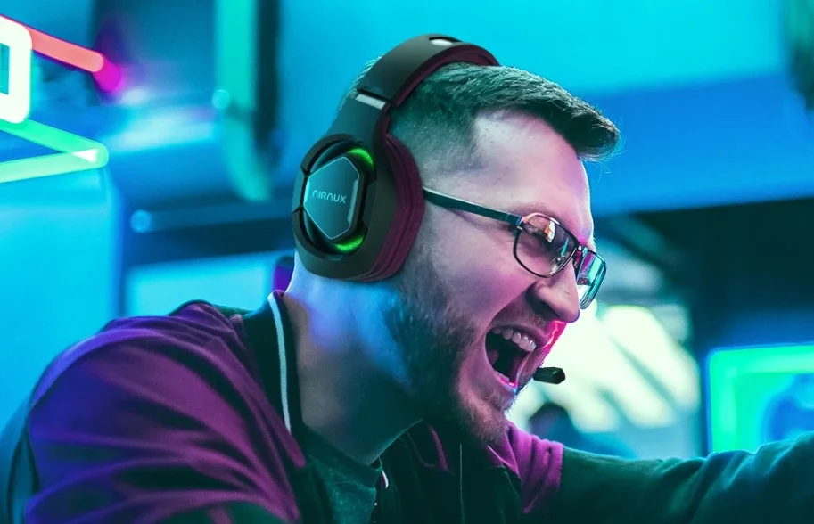 Újabb gamer fejhallgató a BlitzWolftól 1
