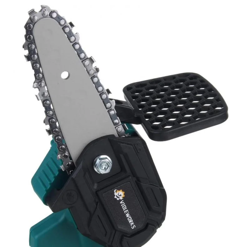 Aprópénzért vihető a két aksis, egykezes láncfűrész Banggoodról 2