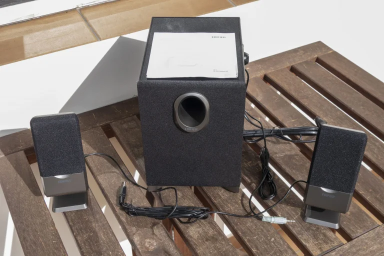 Edifier R101V 2.1-es hangfalszett teszt 3