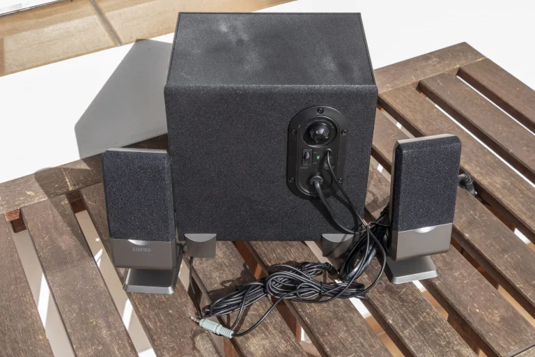 Edifier R101V 2.1-es hangfalszett teszt 4