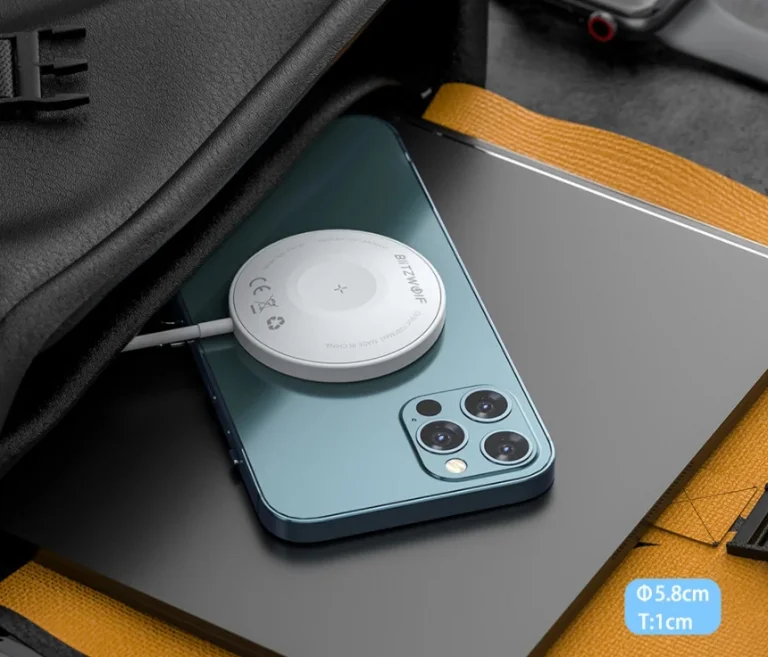 iPhone-osoknak kedveskedik a BlitzWolf az új Qi töltőjével 3