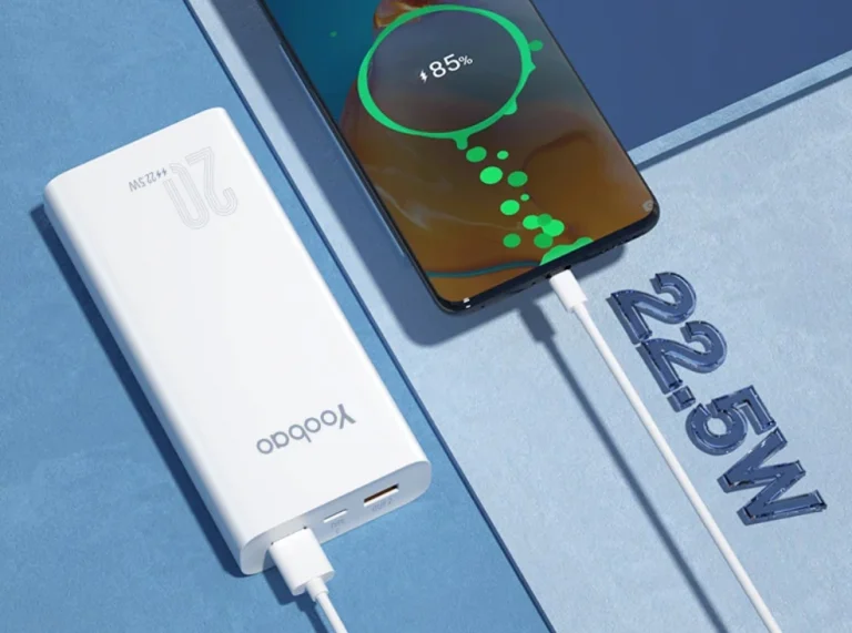 20 Ah-s Yoobao powerbank rendelhető 22,5 watt teljesítménnyel 3