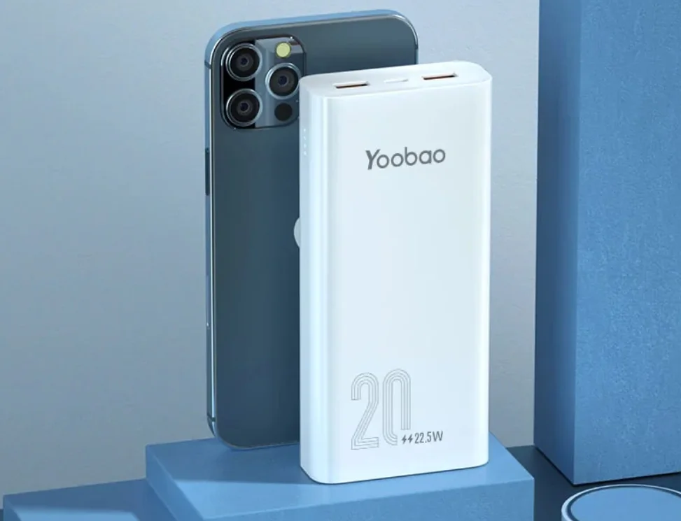 20 Ah-s Yoobao powerbank rendelhető 22,5 watt teljesítménnyel 1