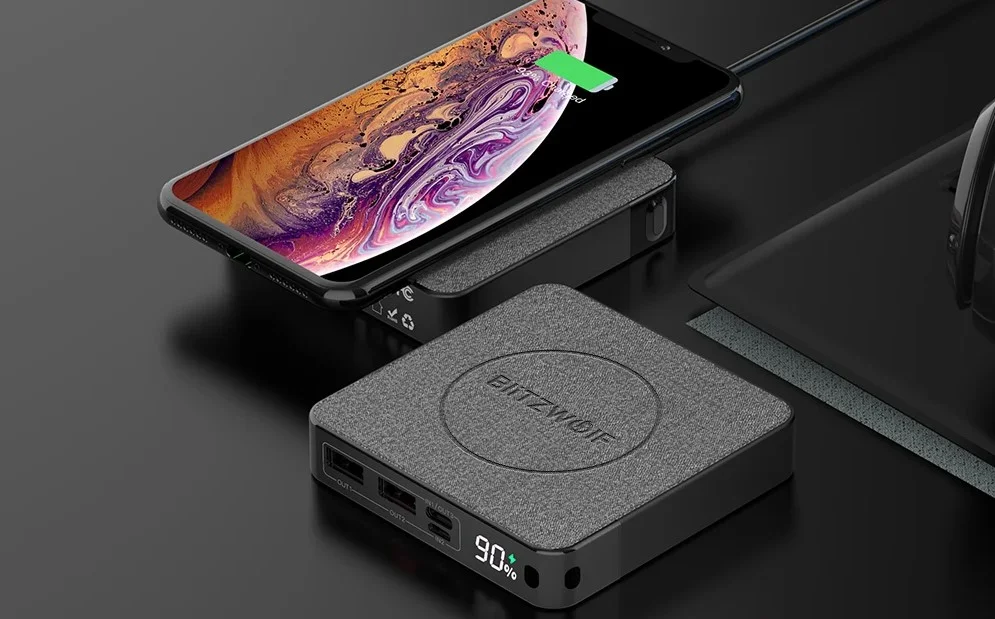 Jó áron vihető a BlitzWolf vezeték nélküli töltős powerbankje 1