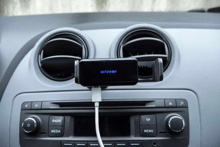 Prueba 2 del soporte para teléfono para automóvil BlitzWolf BW-CF12