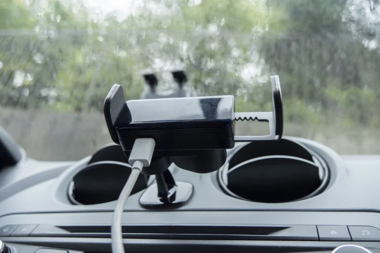 Prueba 2 del soporte para teléfono para automóvil BlitzWolf BW-CF13