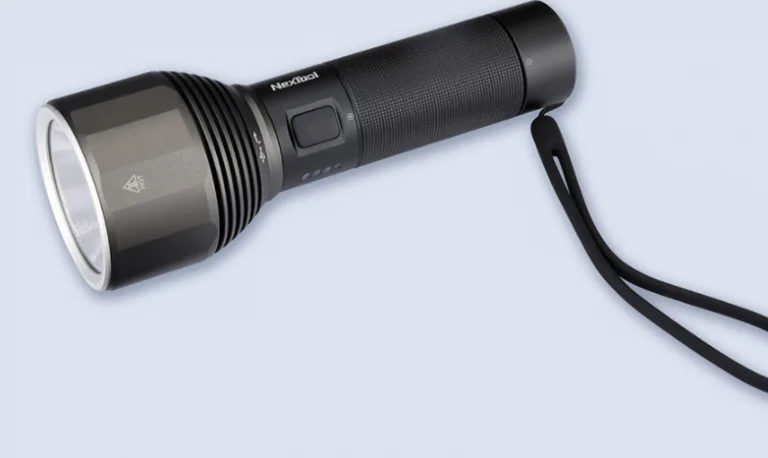 Akciósan rendelhető a Nextool 2000 lumenes, bivalyerős lámpája 8