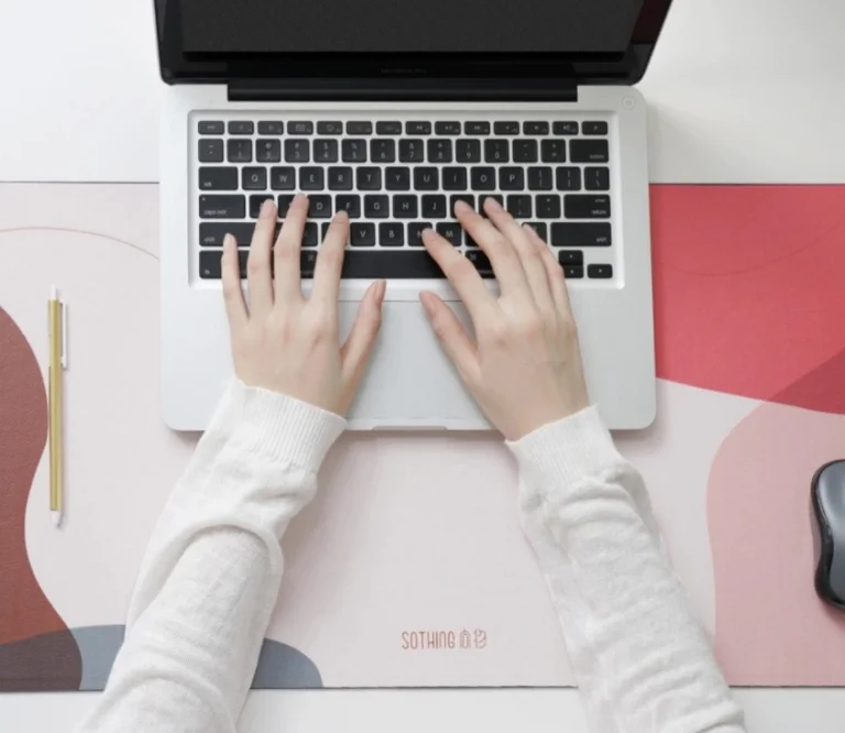 Munka közben tartja melegen a kezünket a Sothing egérpad 4