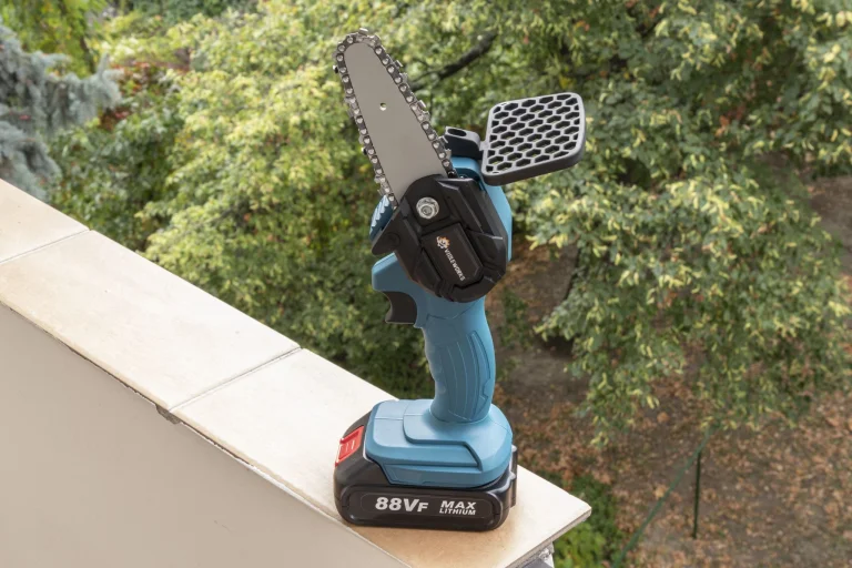 Violeworks akkumulátoros, egykezes láncfűrész teszt 5