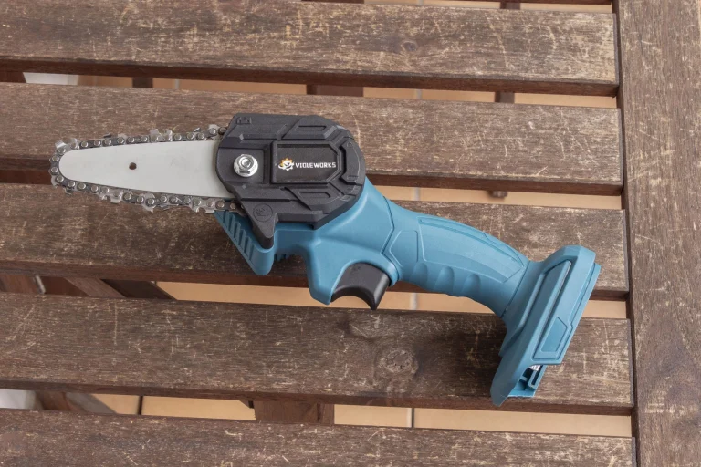 Violeworks akkumulátoros, egykezes láncfűrész teszt 4