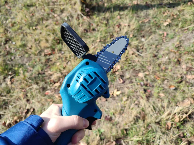 Violeworks akkumulátoros, egykezes láncfűrész teszt 11