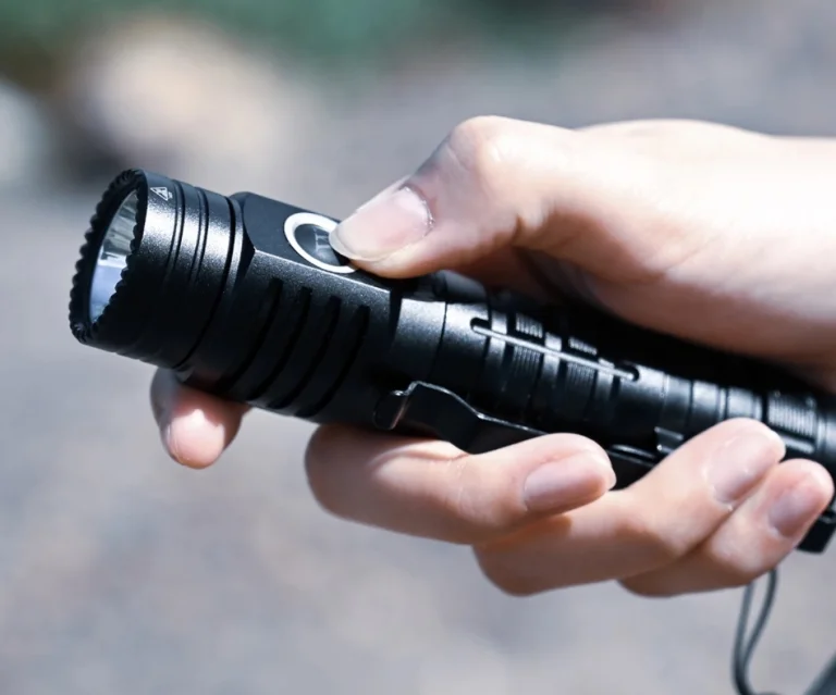 Mindig kisegít a Wuben extra erős, 2000 lumenes zseblámpa 3