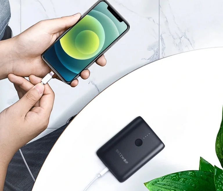 Kompakt, gyorstöltős BlitzWolf külső aksi 6300 forintért 5