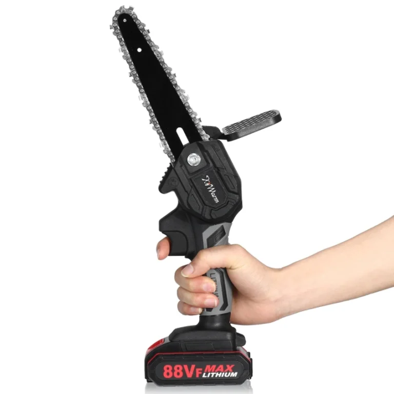 15 000 forint a 6 inch-es láncfűrész két aksival 3