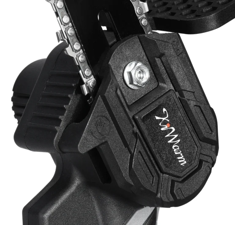 15 000 forint a 6 inch-es láncfűrész két aksival 6