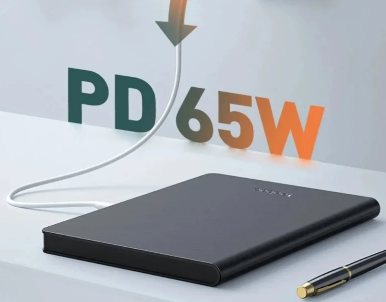 65 wattot is tud a Yoobao 30 Ah-s külső akkumulátora 6