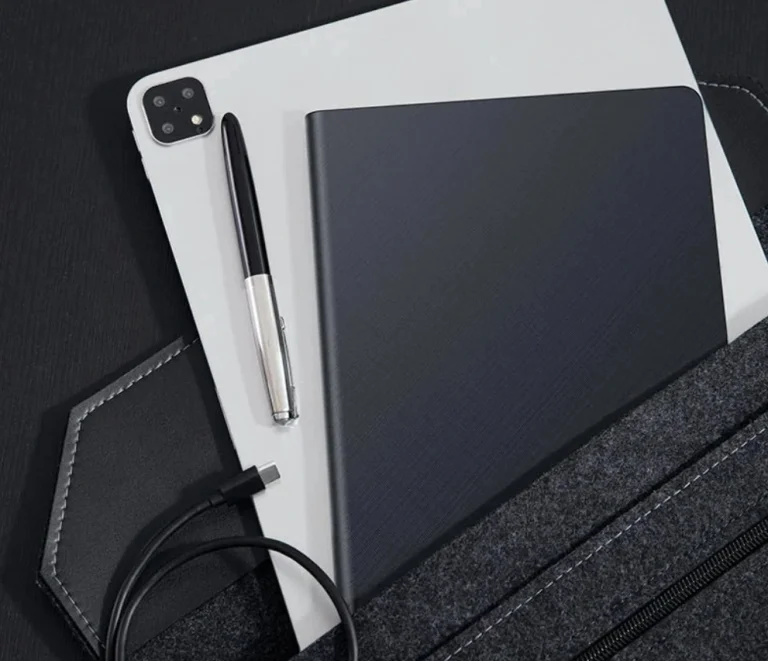 65 wattot is tud a Yoobao 30 Ah-s külső akkumulátora 8