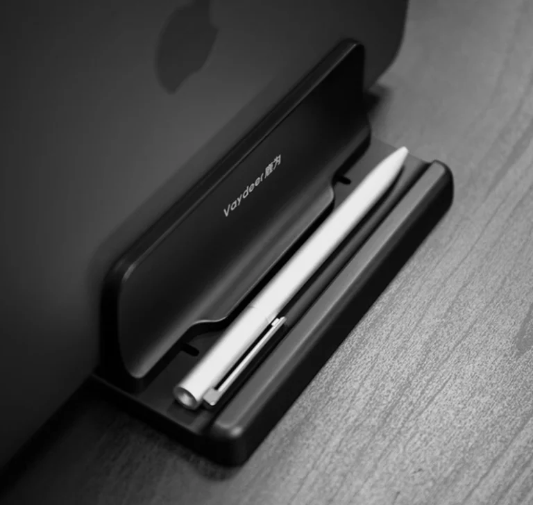 Több hely marad az asztalon a vertikális laptop tartóval 4