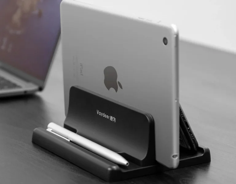 Több hely marad az asztalon a vertikális laptop tartóval 3