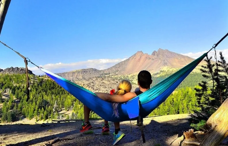 Rendeljünk szúnyoghálós függőágyat gombokért 1