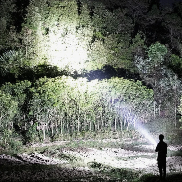 500 méterre is elláthatunk a Xanes új lámpája segítségével 4