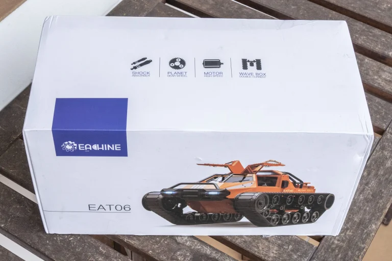 Eachine EAT06 test de véhicule à chenilles télécommandé 2