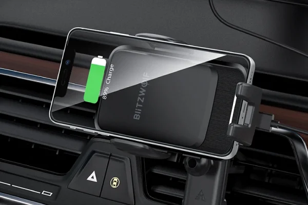 Ajándékkal rendelhető a BlitzWolf autós telefon tartója 1