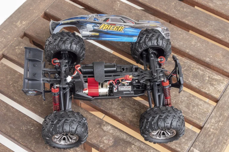 Xinlehong Spirit és Eachine EAT08 távirányítós autók teszt 24