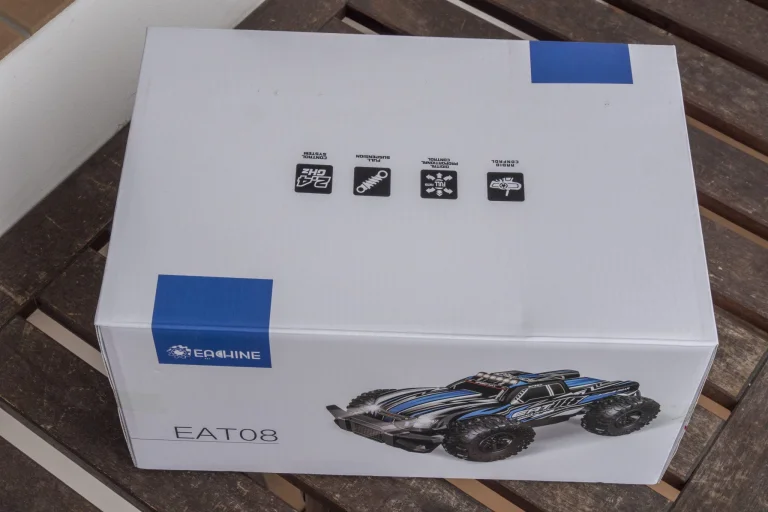 Xinlehong Spirit és Eachine EAT08 távirányítós autók teszt 12