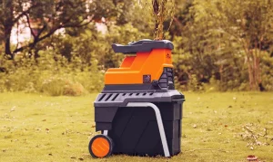 Megdöbbentően olcsó két Tosphak szecskázógép is