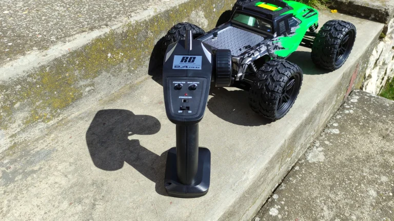 Flyhal FC610 távirányítós autó teszt 9