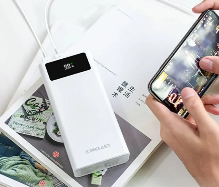 Gigászi power bank a Teclasttól, bomba jó áron 8