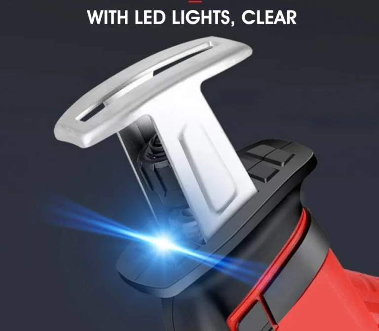 Két aksival is csak 11 300 forint a szablyafűrész 3