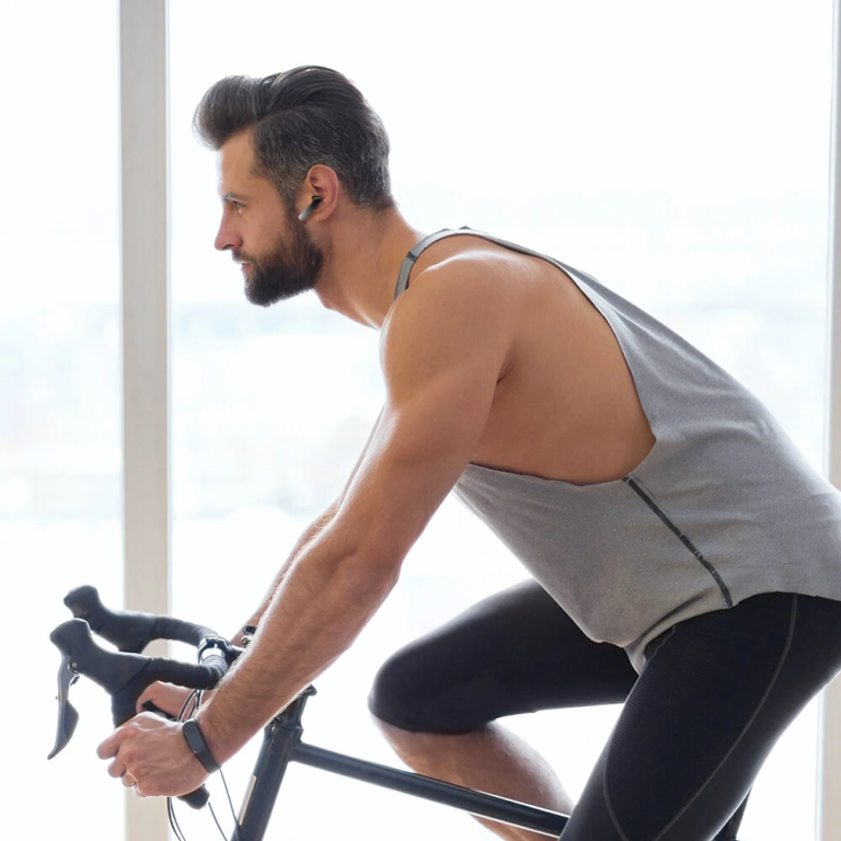 Párezer forintba kerül az AirAux half in-ear fülese 6