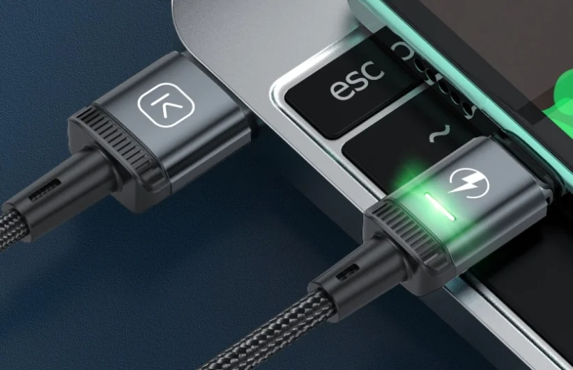 Párszázas tétel a KUULAA mágneses töltőkábel 1