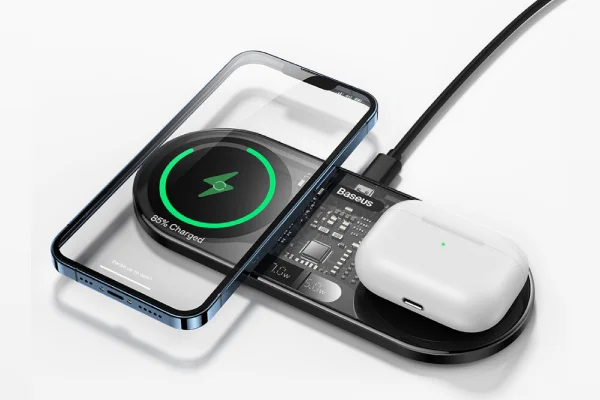 Átlátszó és dupla tekercses a Baseus legújabb Qi töltője 1