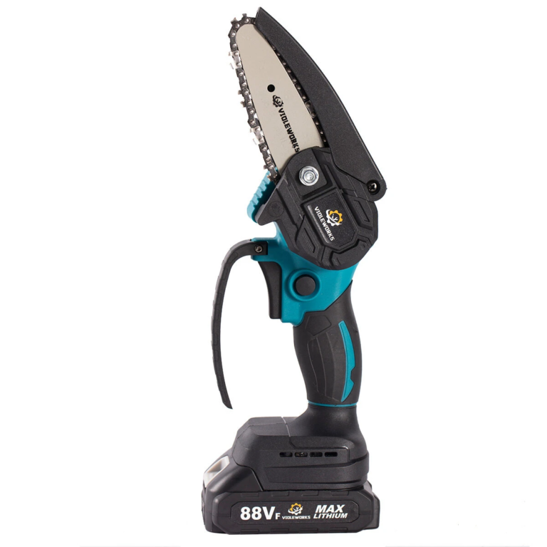 12 600 forint a két akkus, egykezes láncfűrész 3